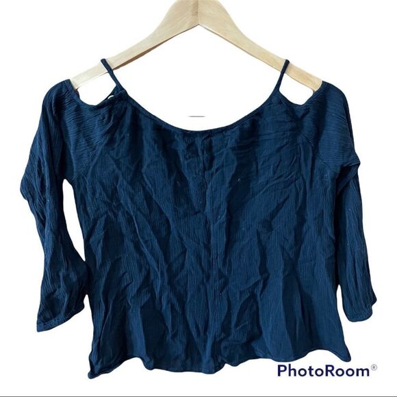 PANHANDLE crochet cold shoulder blouse - Picture 4 of 6